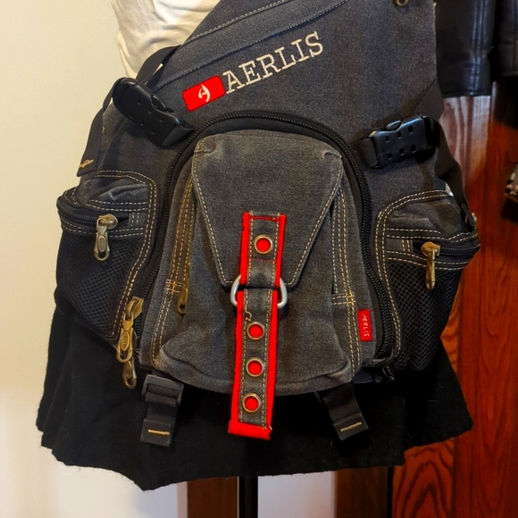 AERLIS Messenger/ Hiking Bag - Picture 2 of 6